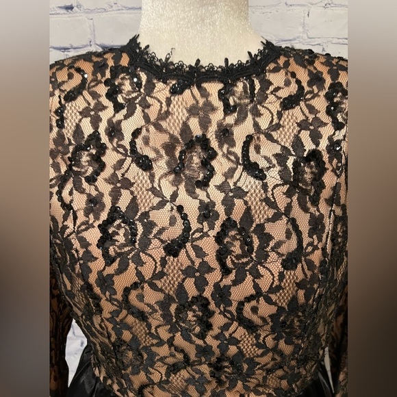 Scott McClintock vintage black gold lace long sleeve formal Gown dress size 12 - Picture 3 of 11